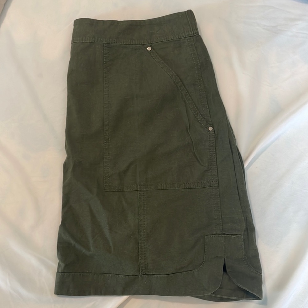 Green Black House White Market Skirt